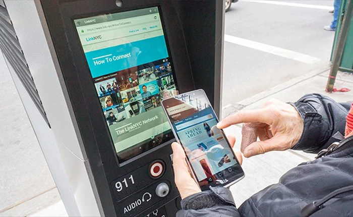 Trạm Wi-Fi miễn phí ở New York thành nơi xem phim khiêu dâm