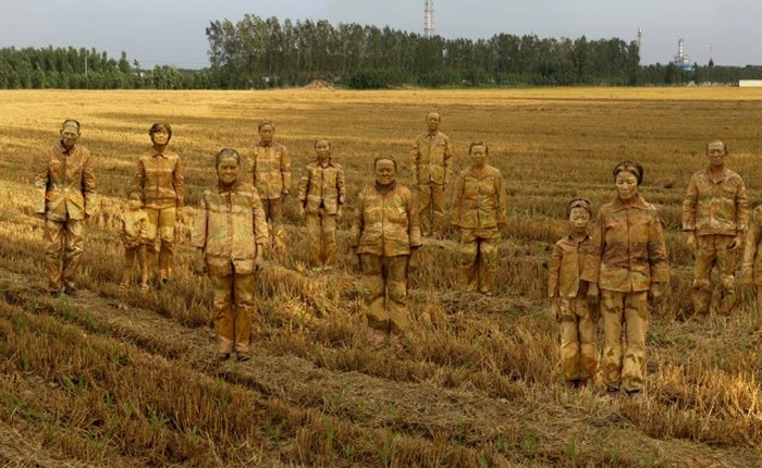 Bạn không tin con người có thể biến hình như tắc kè? Anh chàng này sẽ chứng minh điều ngược lại