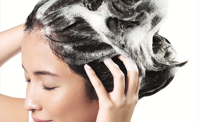 Theo khoa học, bao lâu thì bạn nên gội đầu một lần?