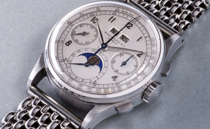 Chiếc đồng hồ dây sắt đơn giản này vừa được bán với giá 244,4 tỷ đồng