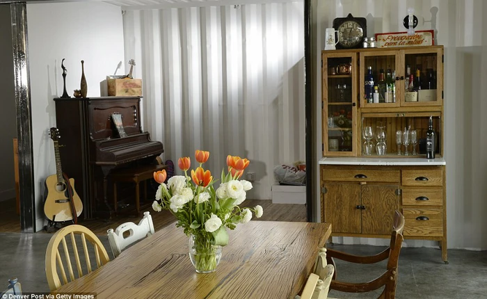 500.000 USD để biến 9 chiếc container thành căn hộ 7 phòng ngủ sang trọng