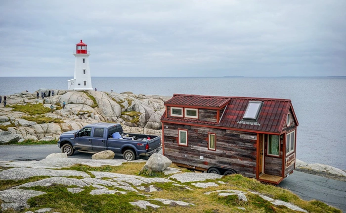 Vừa đi du lịch vừa kiếm được tiền lại vẫn có cuộc sống tiện nghi trong ngôi nhà di động, họ đã làm thế nào?