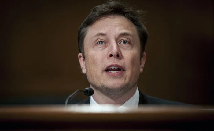 Tesla đâm đơn kiện một nhân viên cấp cao tại công ty dầu khí dám giả danh Elon Musk