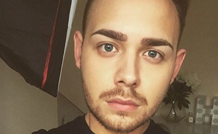 Anh chàng này đã trộm đồ trang điểm của mẹ, để rồi sau đó thành lập được công ty trị giá 1,5 tỷ USD