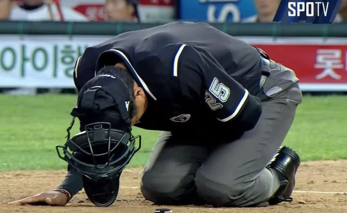 Vì sao đàn ông khi bị đá vào chỗ hiểm thì lại đau bụng?