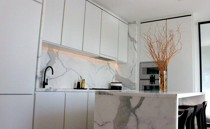 Đứng hình trước khối cẩm thạch chọc trời sang trọng bậc nhất New York