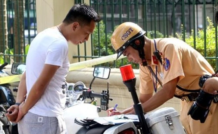 Muốn không muốn bị phạt oan 400.000 đồng vì xe không chính chủ, hãy làm các bước sau