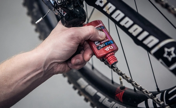 Hướng dẫn làm dụng cụ vệ sinh sên xe đạp cực kỳ đơn giản, sinh viên có thể tự làm