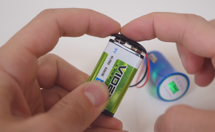 Tự chế sạc dự phòng cho điện thoại là quá khó? Hãy thử ngay cách làm này