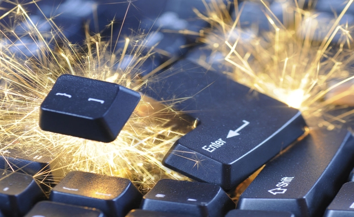 Chỉ với 1 dòng code cực đơn giản, thanh niên này đã hủy diệt cả công ty nơi mình làm việc