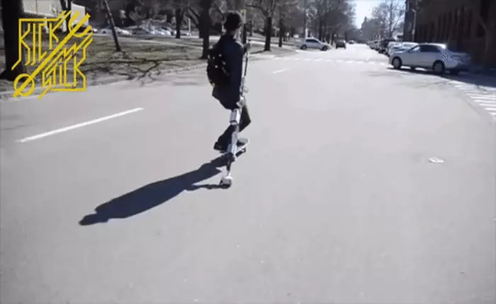 Ván trượt bình thường quá chậm? Thế thì hãy thử qua gậy robot giúp bạn lướt ván với vận tốc xe hơi