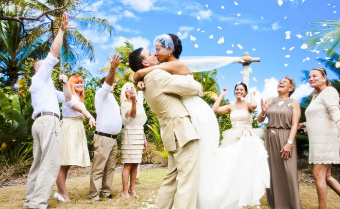 Các cô gái còn chưa có bạn trai đã lên kế hoạch đám cưới trên Pinterest như thế nào?