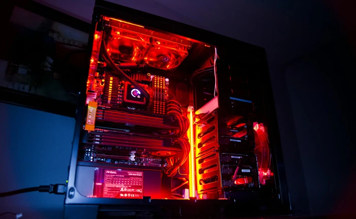 Hướng dẫn trang trí "cây" máy tính bằng đèn LED, rực rỡ như cành đào, cây quất