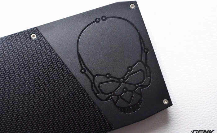 "Mổ bụng" Intel NUC Skull Canyon: Mini PC dùng để chơi game