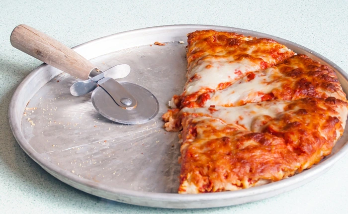 Có nên chờ đồ ăn nguội mới được cho vào tủ lạnh?