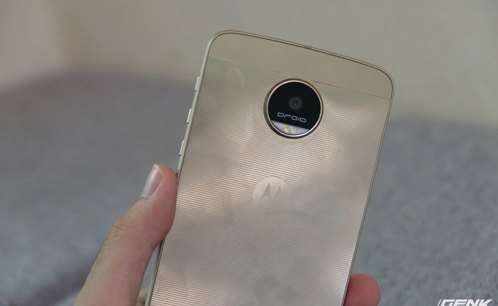 Trên tay Lenovo Moto Z mỏng 5.2mm: "Chất Mỹ" còn đâu?