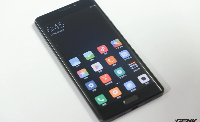 Mở hộp Xiaomi Mi Note 2 đầu tiên tại Việt Nam: Choáng ngợp bởi vẻ đẹp tuyệt mỹ