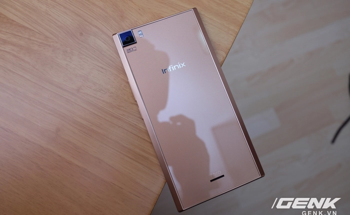 Smartphone chip lõi 8, RAM 3 GB, camera 20,7 MP, giá chưa tới 5 triệu đồng