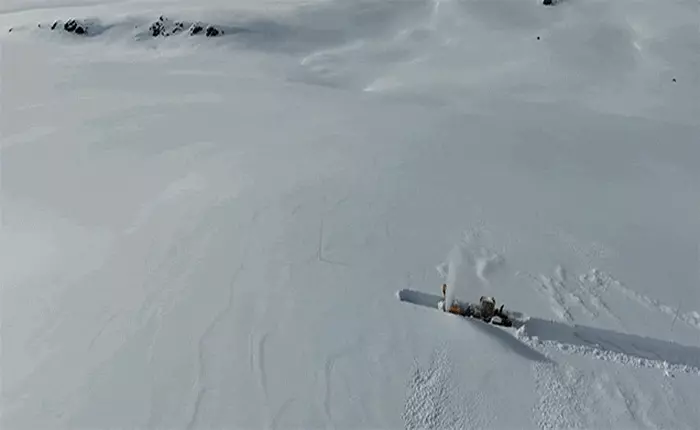 [Video] Người ta dọn tuyết thông đường như thế nào?