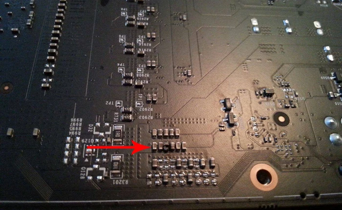 Video ghi lại cảnh cháy card GTX 1080 của EVGA , mạch nổ tanh tách