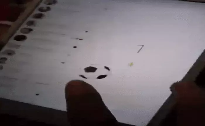 Trò chơi mới trên Facebook Messenger, vừa xem Euro vừa chơi bóng đá