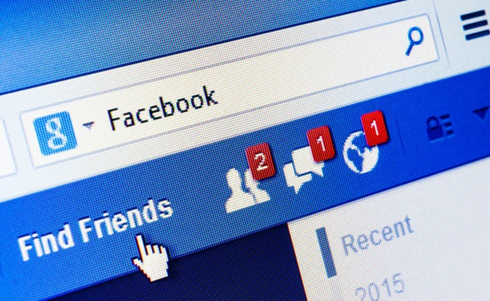 Facebook thừa nhận chặn các liên kết tới vụ rò rỉ email của Đảng Dân chủ Mỹ trên WikiLeaks