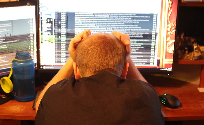 Nghiên cứu chứng minh check mail sau giờ làm rất có hại cho sức khỏe