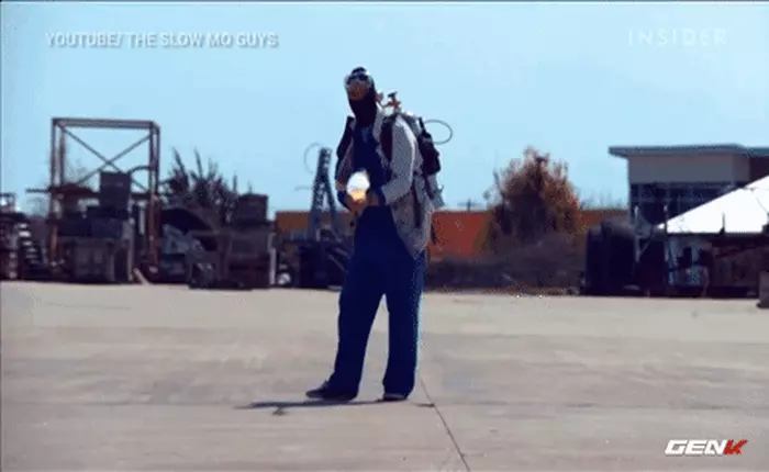 [Video] Xem pha quay siêu chậm ghi lại từ nòng súng phun lửa