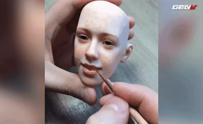 [Video] Thất kinh với búp bê trông y như người thật