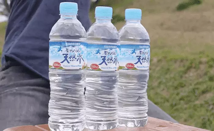 [Video] Lưỡi dao giá chỉ 1 USD biến thành vũ khí chém đứt mọi thứ