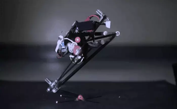 Xem robot nhảy parkour tài thôi rồi này