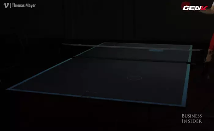 [Video] Bàn dạy chơi ping pong nhà người ta