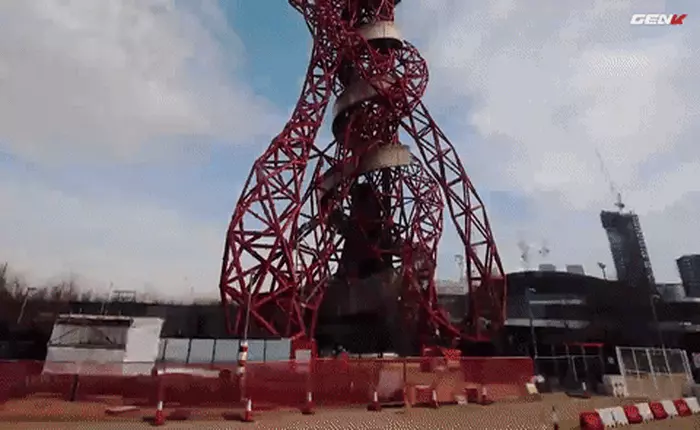 [Video] Đố bạn giữ được bình tĩnh khi chơi máng trượt cao nhất và dài nhất trên thế giới này