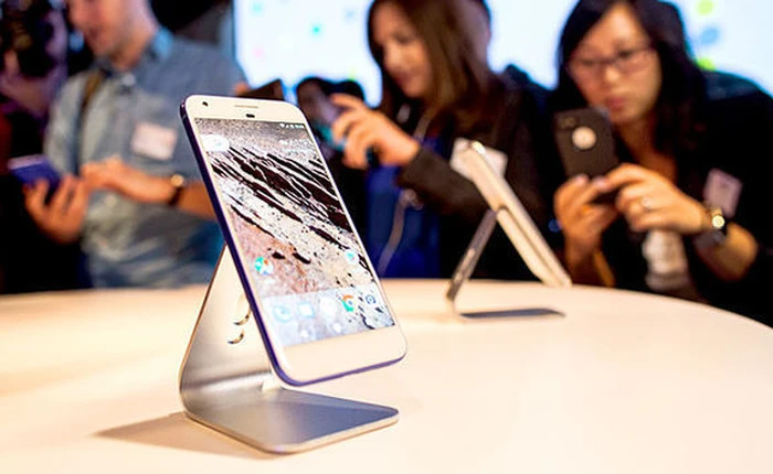 Tại sao Google Pixel không có tính năng mà mọi smartphone đối thủ đều sở hữu?