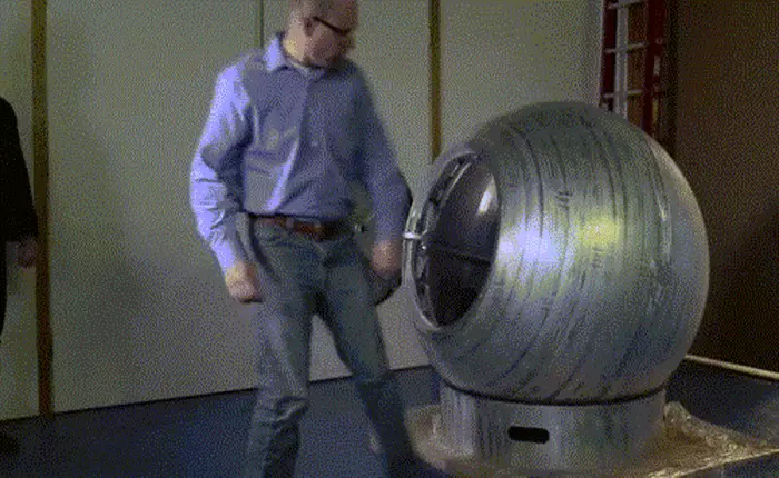 [Video] Quả cầu này sẽ cứu sống bạn khi gặp sóng thần