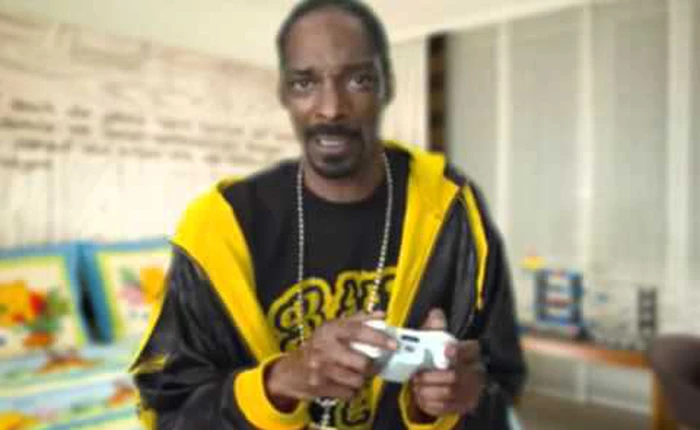 Siêu sao nhạc rap Snoop Dogg nhờ Bill Gates sửa Xbox