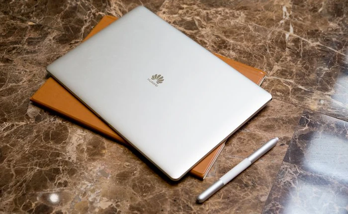 Cận cảnh Tablet Huawei Mate Book chạy Windows 10: mỏng bằng iPhone, quá đẹp nhưng... không bán ở VN