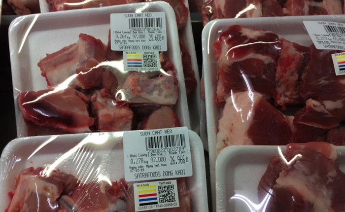 Lần đầu tiên trong cuộc đời tôi biết nguồn gốc những miếng thịt heo trong bát canh của mình