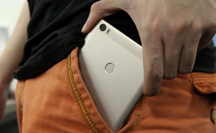 Xiaomi Max giá 5,7 triệu quá tốt, nhưng lý do giản đơn này lại khiến người dùng phải khóc thét