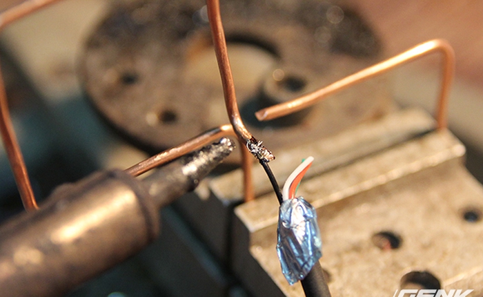 Tự chế Ăng-ten tăng sóng Wifi cho điện thoại di động lên 30%