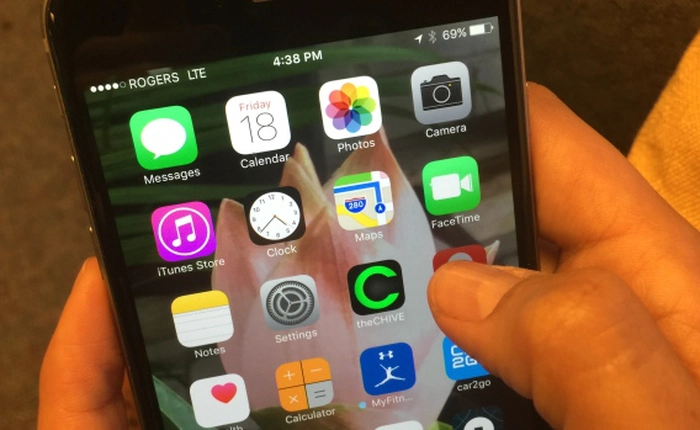 Giá sửa chữa đã cao lại còn kiên quyết đổ lỗi cho người dùng, Apple bị khách hàng chỉ trích thậm tệ