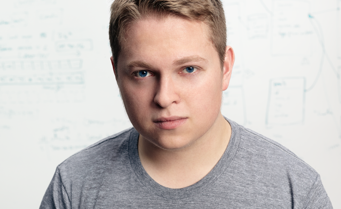 Thay vì trở thành người đầu tiên trong nhà đỗ Đại học, chàng trai này bỏ ngang và vừa gọi được 40 triệu USD vốn