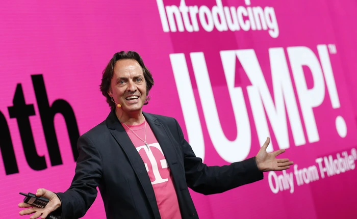 CEO nhà mạng Mỹ hứa tặng một chuyến đi sao Hỏa trị giá 4 tỷ đồng nếu trạng thái trên Twitter được chia sẻ 1 triệu lần