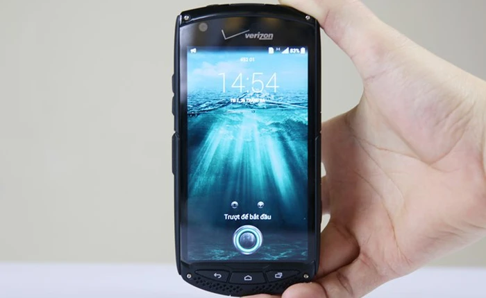 Di động màn hình sapphire của Kyocera về VN giá 3,5 triệu