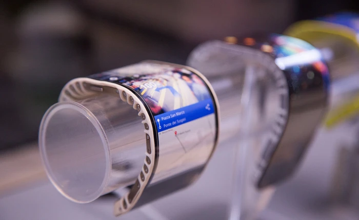 Lenovo vượt mặt Samsung, trình làng điện thoại uốn dẻo chưa từng có trên thế giới