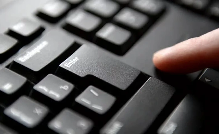 Hack Linux trong vòng 70 giây chỉ bằng cách giữ nút Enter