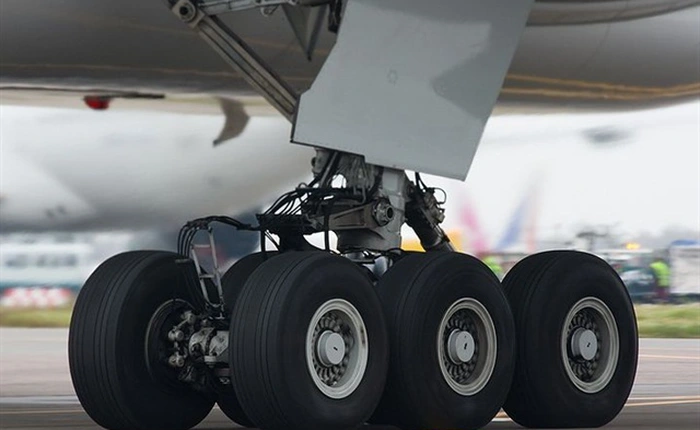 Tại sao lốp máy bay không bị nổ khi hạ cánh?