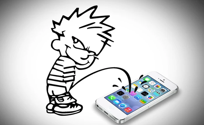 Điện thoại hết pin - Đừng lo, chỉ cần... đi tiểu!