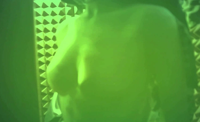 Sony từng ra mắt 700.000 máy quay có thể "nhìn xuyên" quần áo người khác, nhưng họ đã thu hồi ngay lập tức