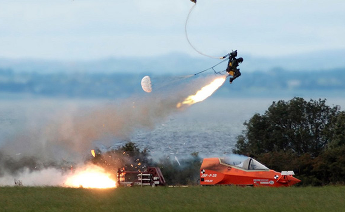 Ghế phóng - 'Bùa hộ mệnh' của phi công chiến đấu